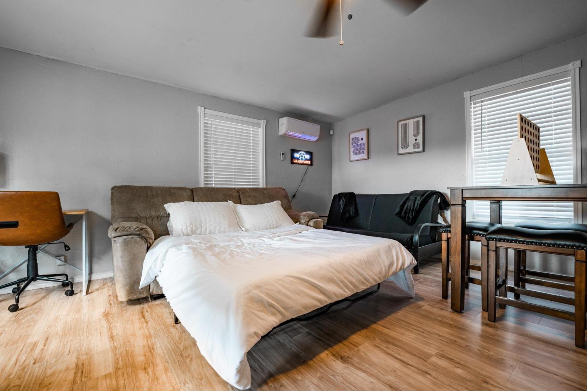 Cozy 3 Bedroom With Hot Tub 2 Min Away From Lackland 圣安东尼奥 外观 照片
