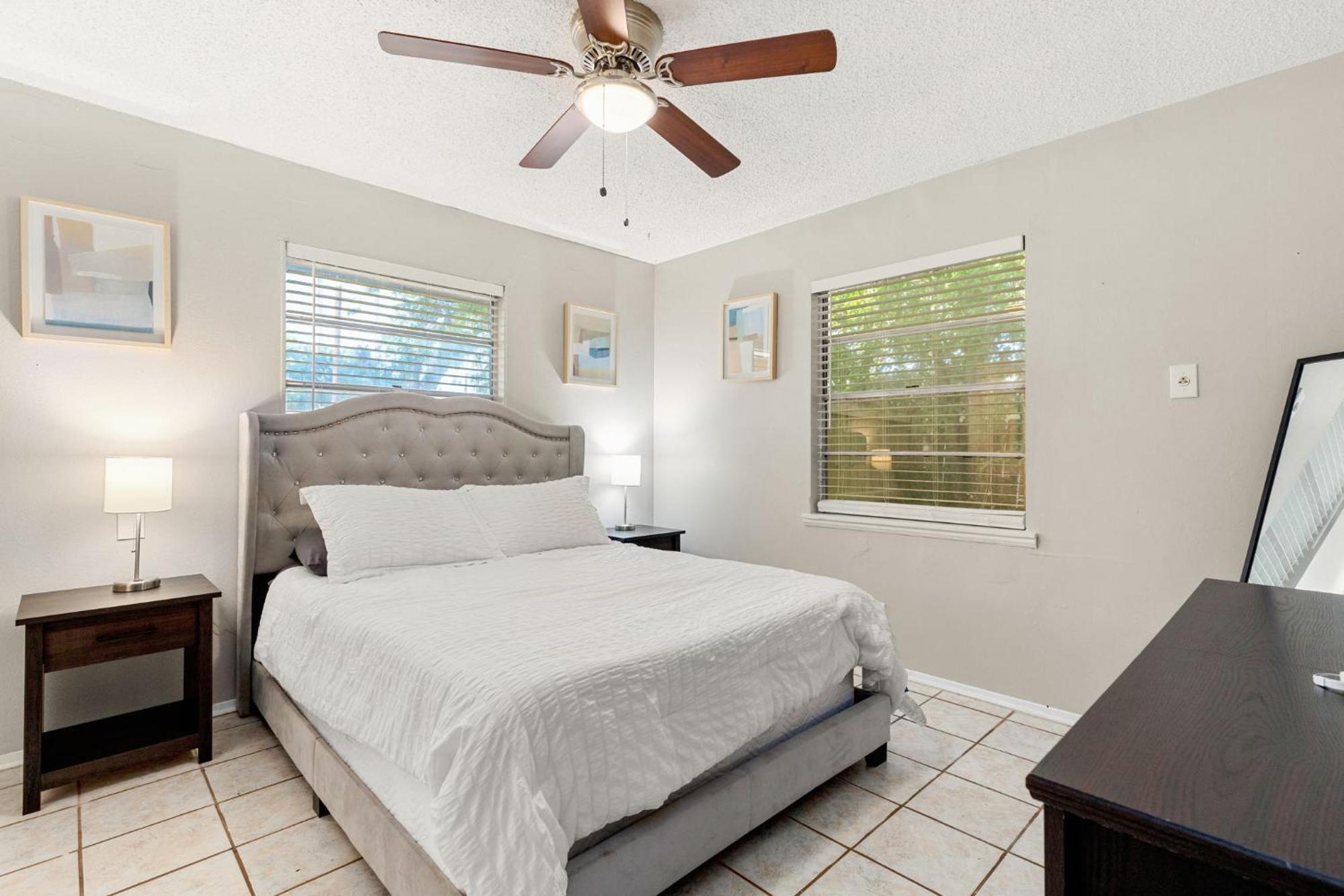 Cozy 3 Bedroom With Hot Tub 2 Min Away From Lackland 圣安东尼奥 外观 照片