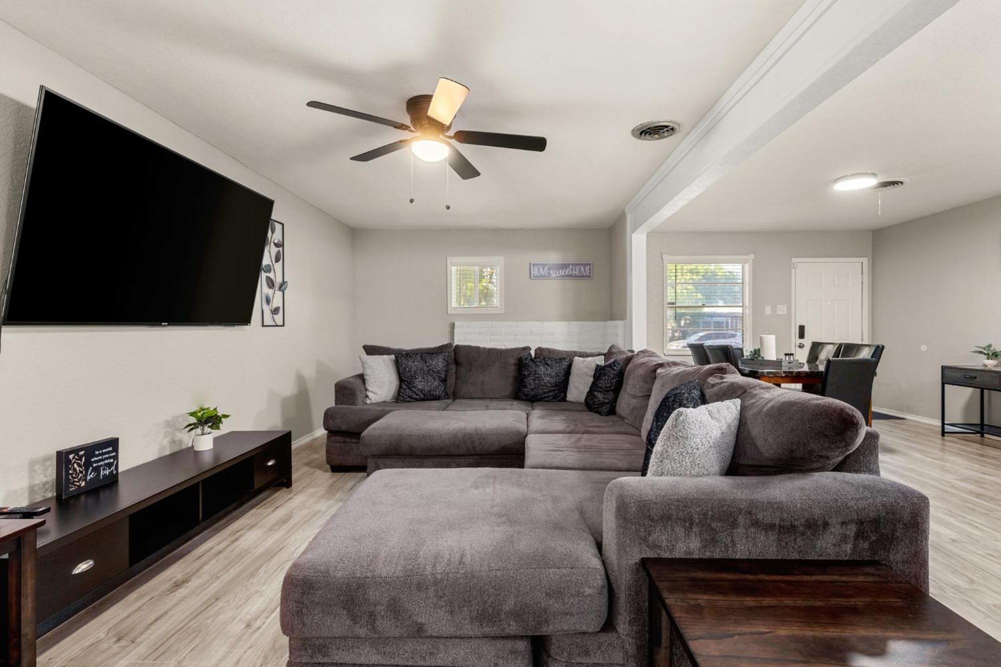 Cozy 3 Bedroom With Hot Tub 2 Min Away From Lackland 圣安东尼奥 外观 照片