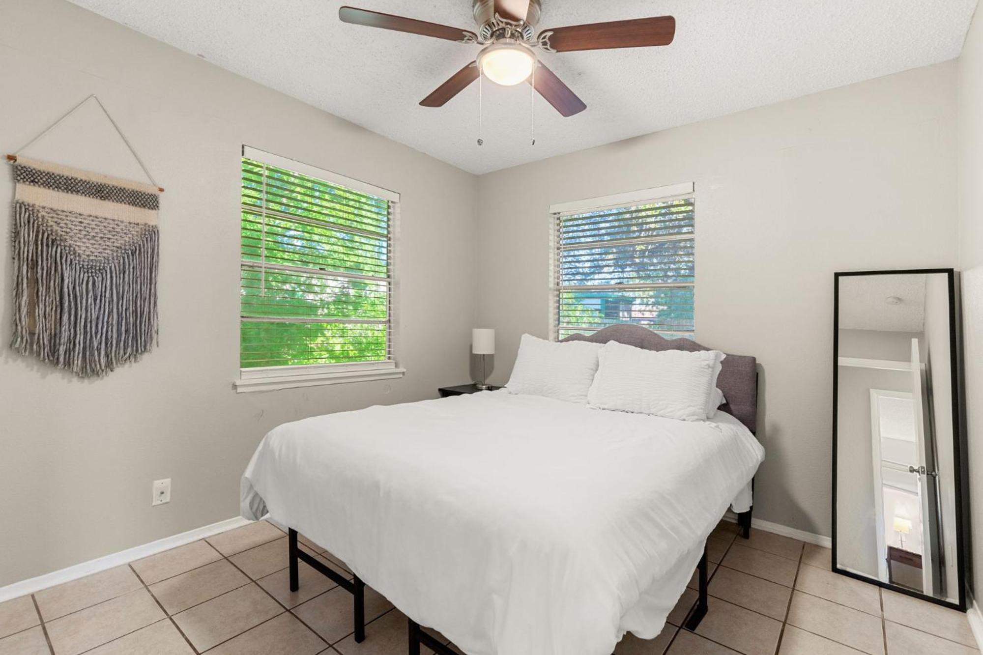 Cozy 3 Bedroom With Hot Tub 2 Min Away From Lackland 圣安东尼奥 外观 照片