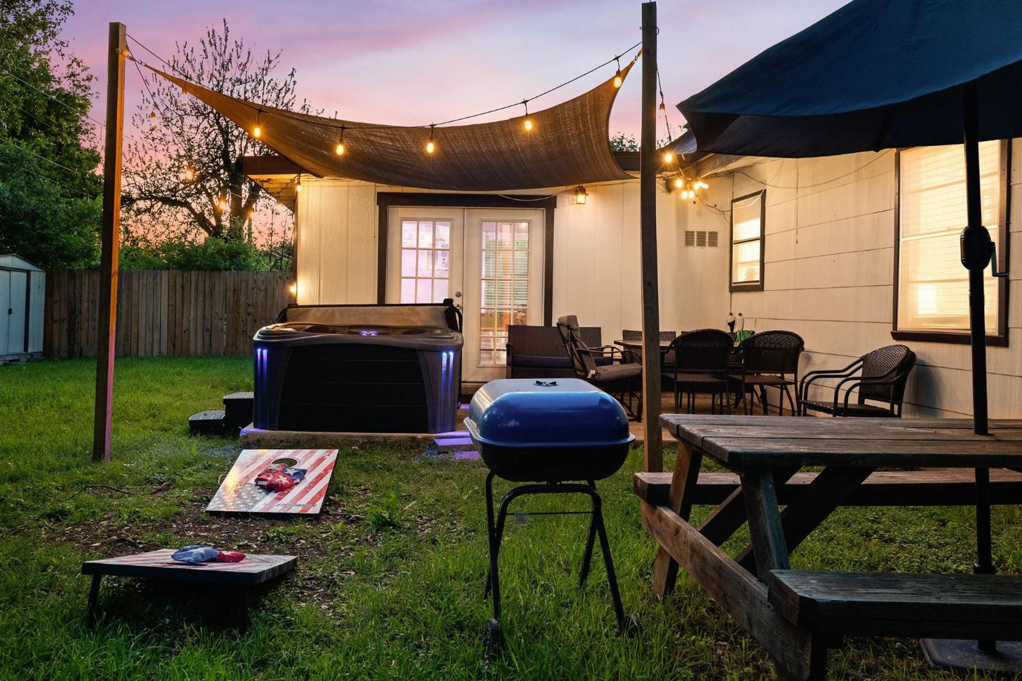 Cozy 3 Bedroom With Hot Tub 2 Min Away From Lackland 圣安东尼奥 外观 照片